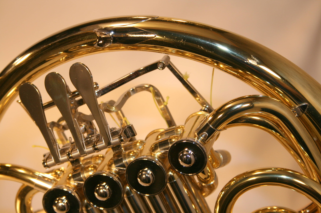classical music compositions that require 6 horns